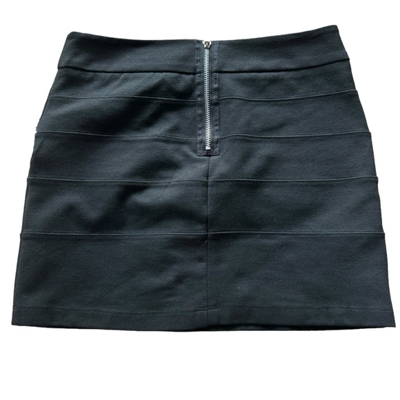 BCBGeneration Black Bandage Mini skirt with exposed silver zipper- Size 6 - Picture 7 of 10